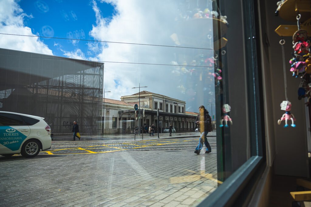Tren Stop - Granada - Cerca de ti